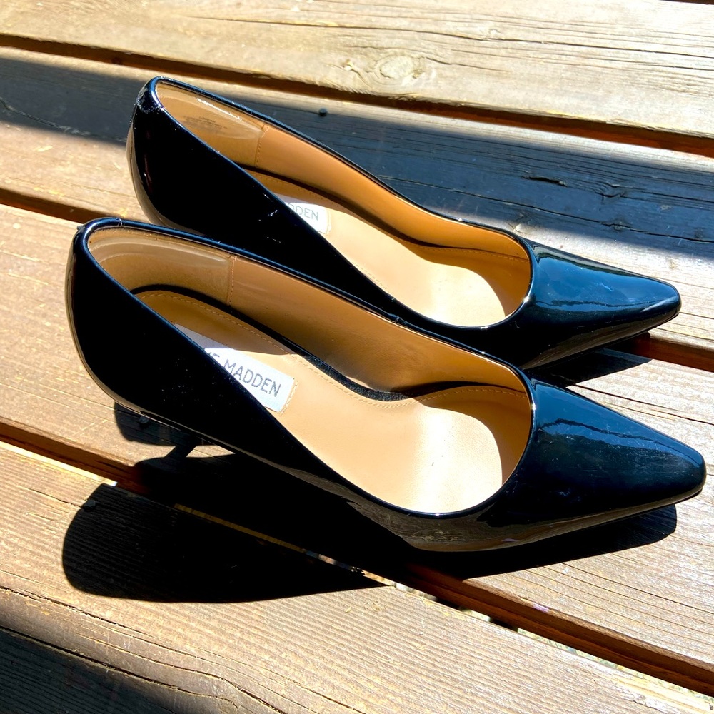 Steve Madden Black Pumps